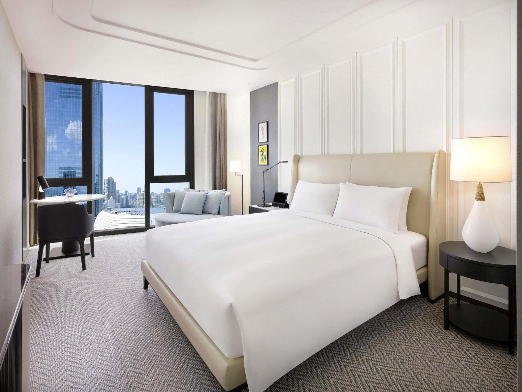 Club Luxury Room with Club Millésime Access, 1 King Size Bed, Lake View,1718514363:JPEG