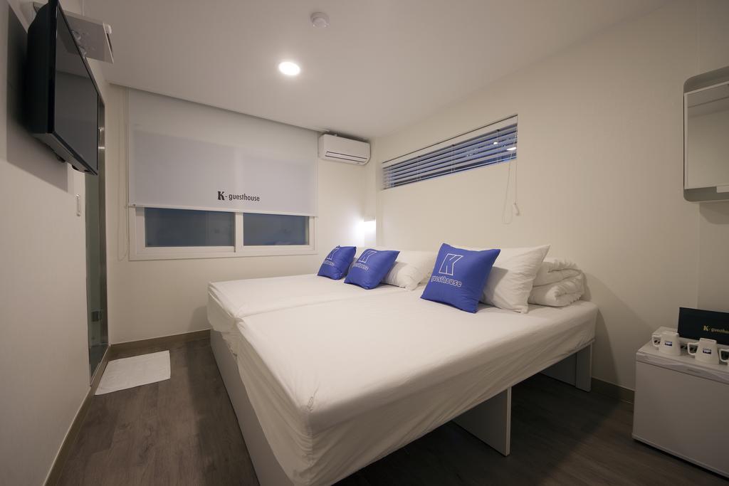 Standard Double Room,402511458:JPEG
