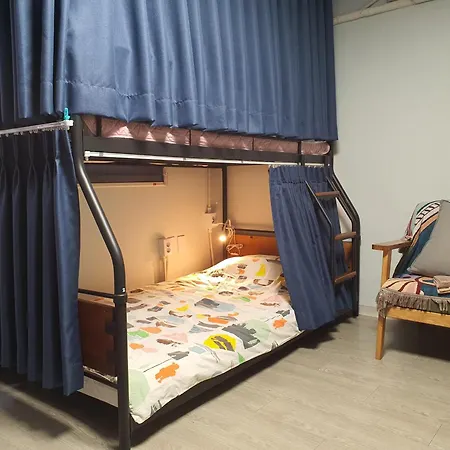 Bunk Backpackers Guesthouse-2